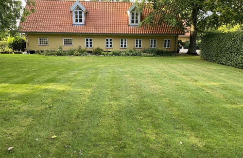 Grindsted Condo | Lake View Apartment