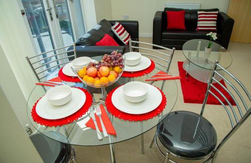 Northampton Apartment | Lake View Apartment