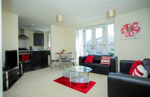 Northampton Apartment | Lake View Apartment