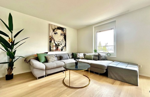 District 2 Apartment | Lake view apartment in Wollishofen