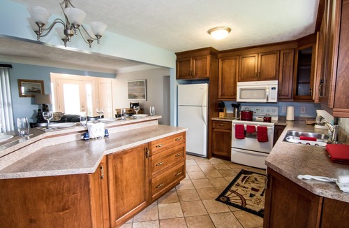Ruthven Apartment | Lake-View Apartment Near Point Pelee National Park