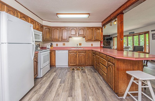 Thayerville Cabin | Lake View by Taylor Made Deep Creek