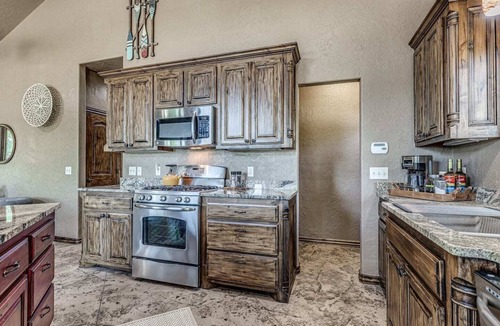 Texanna House | Lake View Cabin -Lake access is 5 min