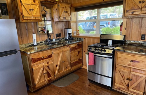 Pettit Cabin | Lake View Cabin, weekend GETAWAY at Tenkiller Lake