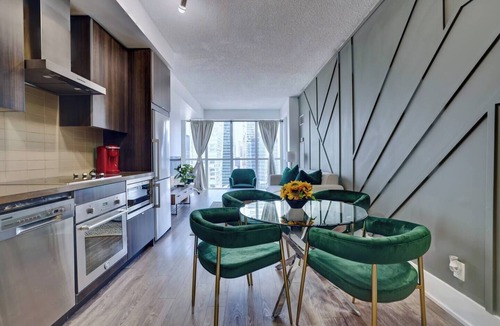 Fort York Apartment | Lake View Carlt