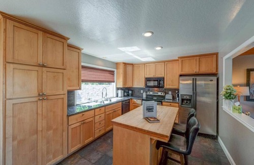 Oroville East House | Lake View & Cascading Waterfall Pool