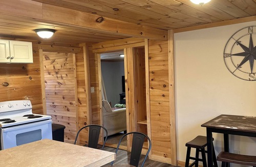 Auburn Apartment | Lake View Central Hideaway