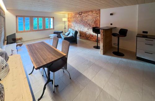 Iseltwald Apartment | Lake View Chalet Mis