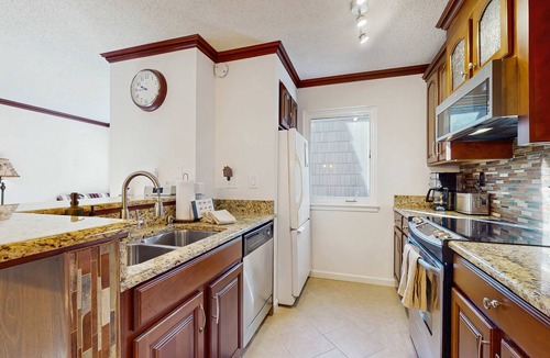Tahoya Shores House | Lake View Condo with Private Beach Access, Heated Pool, Near Ski Resorts