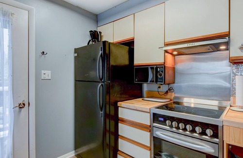 Thayerville Condo | Lake-view condo with deck & firepit - prime location