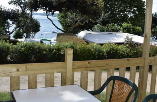 Salles-Curan House | Lake view cottage with terrace, perfect for 5 people