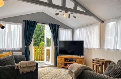 Hulland Ward House | Lake View Cottage