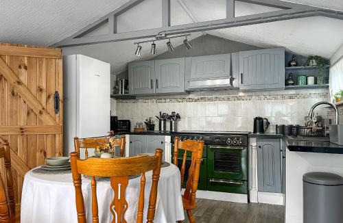 Hulland Ward House | Lake View Cottage