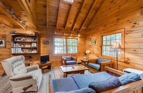 Wayne House | Lake View Cottage