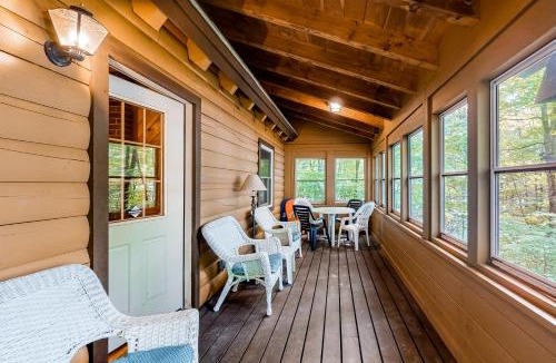 Wayne House | Lake View Cottage