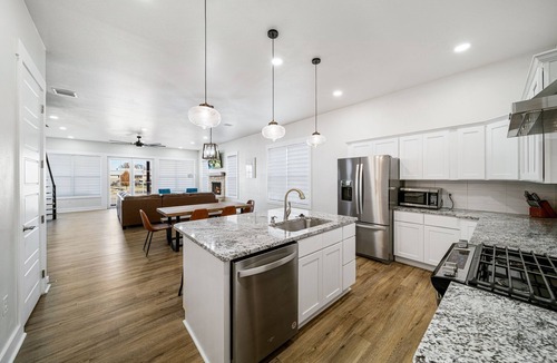 Vinita House | Lake View Family Retreat - Arcade Fire Pit BBQ