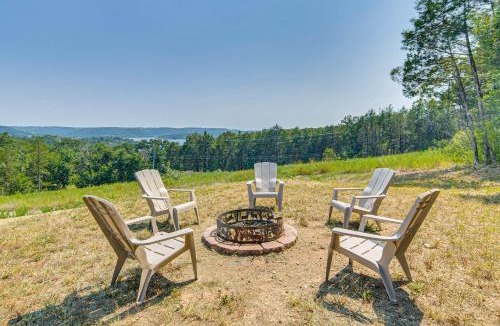 Marmaros House | Lake View & Game Room on 3 1/2 Acres, Near Marina