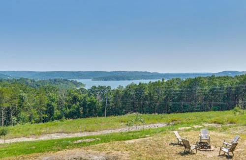 Marmaros House | Lake View & Game Room on 3 1/2 Acres, Near Marina