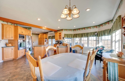 Beebe Plain Apartment | Lake View & Games: Family Escape in Newport!