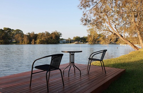 Morisset Park House | Lake View Home in Morisset