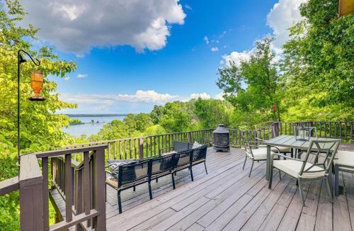 Bernice House | Lake-View Home w/Deck + Gas Grill in Bernice!