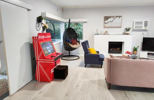 Gosford House | Lake View House entire house