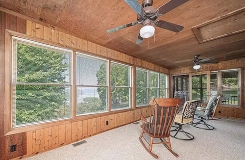 Byrdstown House | Lake View House – Luxury Retreat for up to 10