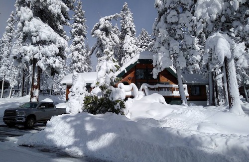 Lake Forest House | Lake View in Dollar Point. Dogs OK. 4 Bedroom plus Loft. 5 min to Beach. 600mbs.