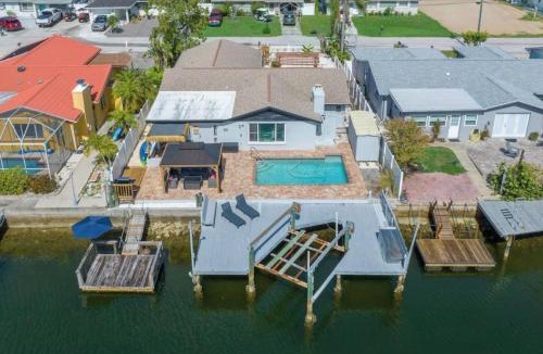 Hudson Beach Estates House | Lake view just 1 min to beach