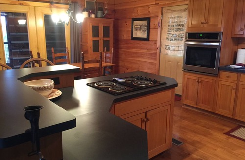 Lancaster House | Lake View Lodge - Beautiful Year Round View of Center Hill Lake and Marina
