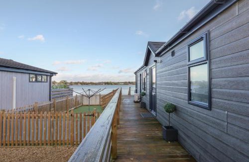 Frognall House | Lake View Lodge