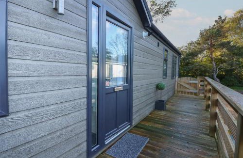 Frognall House | Lake View Lodge