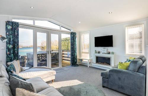 Frognall House | Lake View Lodge