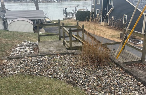 Syracuse House | Lake View Lodge on Dewart Lake/1 mile from Blue Barn Berry Farm/kayaks!