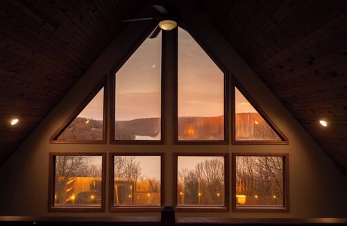 Mountainside House | Lake View Lodge with Hot Tub, Sauna, Fire Pit, Games, Gym, & EV Friendly