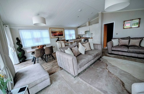 Kirk Sandall House | Lake View Lodgev- NO PETS!