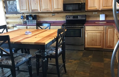 Mammoth Creek Cabin | Lake view log cabin , near lake, general store Pet friendly