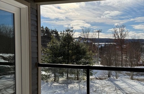 Huntsville Condo | Lake view lux condo beside Deerhurst/ski/golf/lake