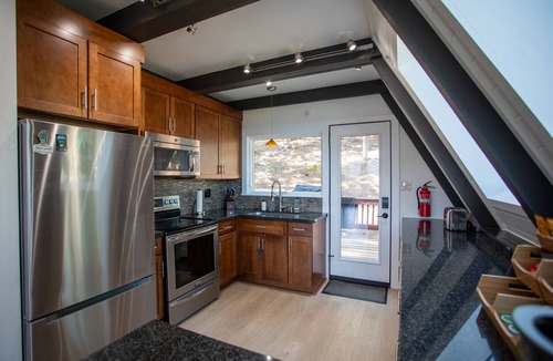 Talmont Cabin | Lake View · Modern A-Frame · A/C · EV · Pets