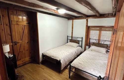 Hewitt Cabin | Lake View Mountain Cabin Getaway