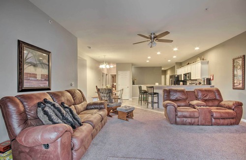 Camdenton Condo | Lake-View Patio, Pool Table! Camdenton Family Unit