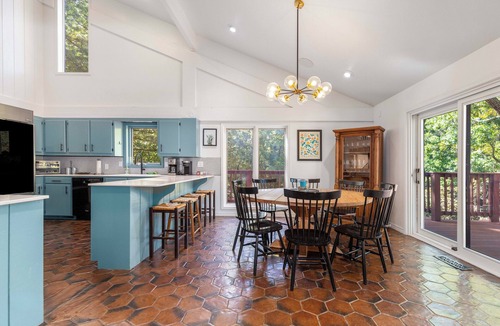 Vinita House | Lake-View 'Pelican Point Retreat' in Afton!