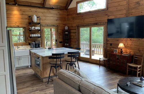Guntersville House | LAKE VIEW Perfect family getaway, fishing spot or retreat 3 mi to City Harbor