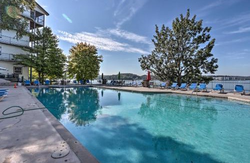 Lakeland House | Lake-View Pool + Boat Slip! Ozarks Condo