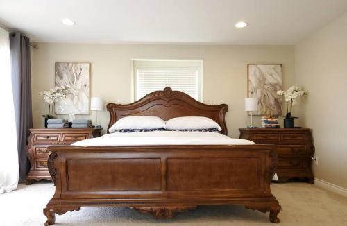 Renton House | Lake View - Private - Spacious