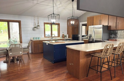 Henderson House | Lake View Retreat on 130 Acres w/Deck, Game Room & Sunset Views