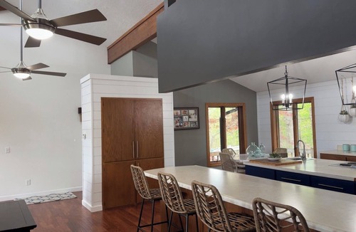 Henderson House | Lake View Retreat on 130 Acres w/Deck, Game Room & Sunset Views