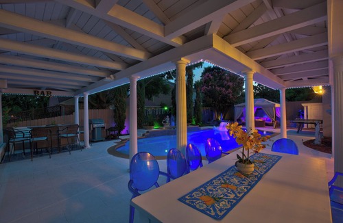Rowlett House | Lake-View Rowlett Escape w/Fire Pit & Games!