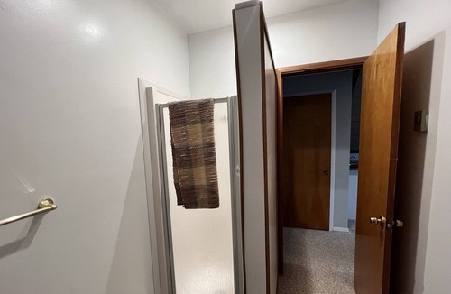 Wilson Apartment | Lake View Studio Apartment Above Garage