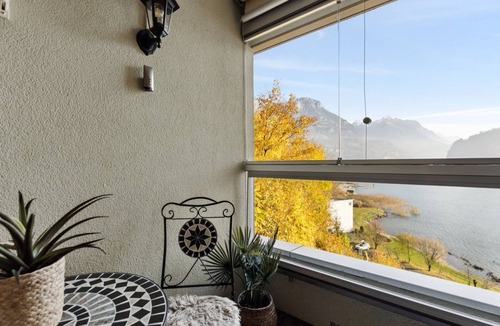 Ingenbohl Apartment | Lake View Studio by Interhome